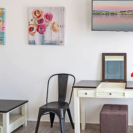 Aparthotel Princess Irini Sea Front