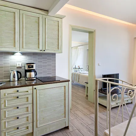 Princess Irini Sea Front 아파트호텔 3*