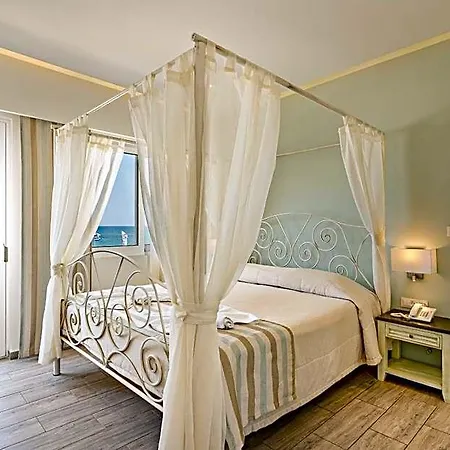 Aparthotel Princess Irini Sea Front 3*